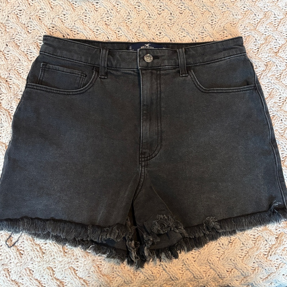 Hollister Ultra High-Rise Mom Short 3”